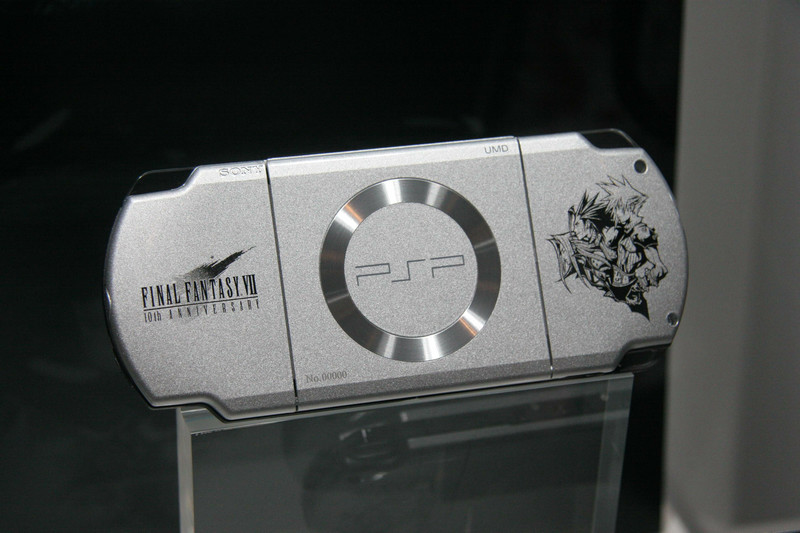 取引 【美品】PSP 10周年限定版 FF7 家庭用ゲーム本体